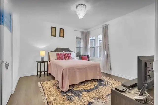 Sale By Owner in Houses for Sale in Markham / York Region - Image 11