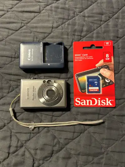 Canon PowerShot SD450 ELPH 5.0MP 3x Digital Camera, View more