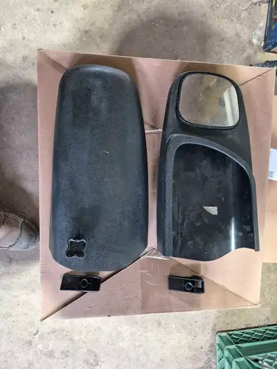 Complete set of tow mirrors Don't know what they fit.