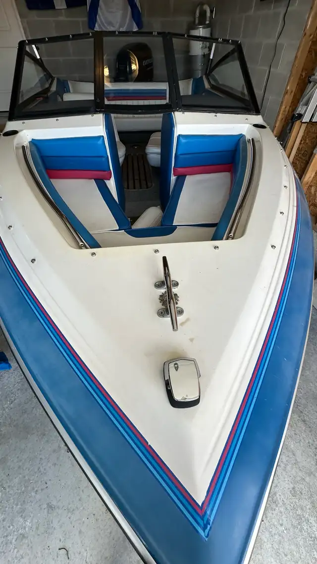 1990 Sunbird SPL 160 bowrider with 1998 Envirude 115HP. in Powerboats & Motorboats in Trenton - Image 3