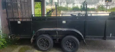 16 piedX 5pied avec rampe 2 essieux pneus à remplacer parfait pour cote a cote, vtt ou entretien pay...