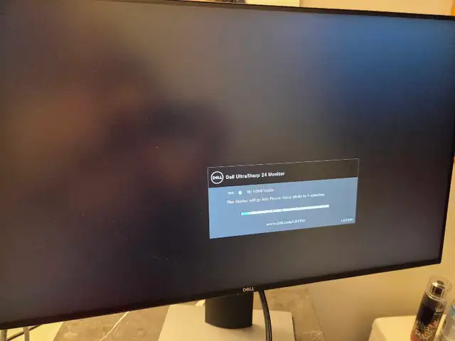 Dell UltraSharp 24" Monitor - Excellent Condition in Monitors in Markham / York Region - Image 3