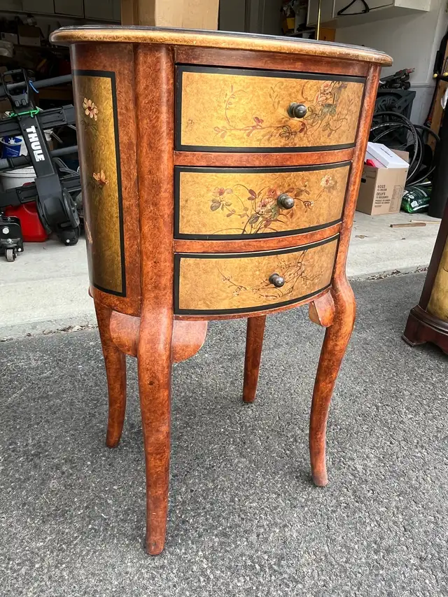 magnifique commode  in Dressers & Wardrobes in Laval / North Shore - Image 3
