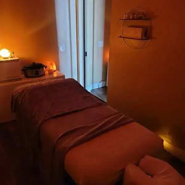 Warm Up This Winter Soothing Massage $60 Open Until 11 pm!64744834737539121