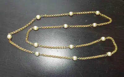 In perfect conditions, no scratches or broken beads. Can meet on Sherbourne or Wellesley subway stat...