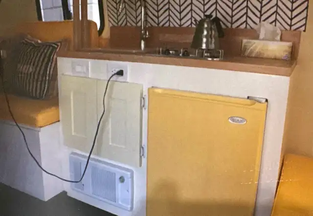 1979 Scamp 13’ Fiberglass Camper Trailer – Fully Restored in Travel Trailers & Campers in Oakville / Halton Region - Image 8