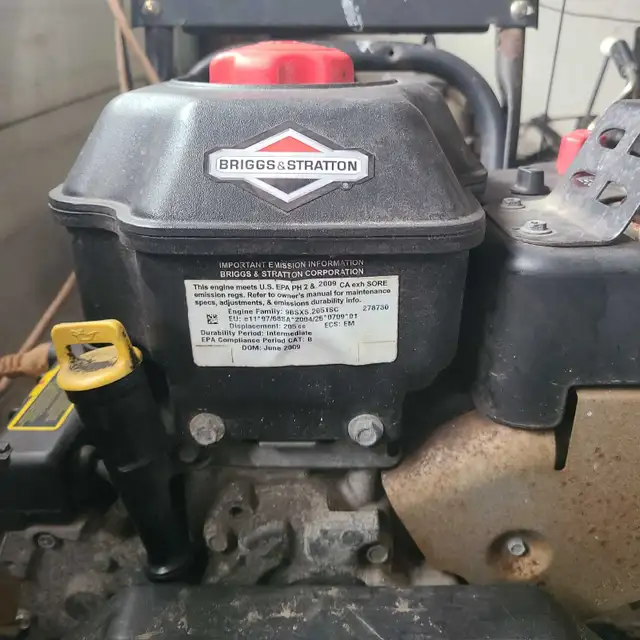 Snowblower in Snowblowers in Oakville / Halton Region - Image 3