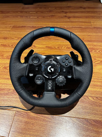 G923 - Racing wheel and pedals (BRAND NEW)