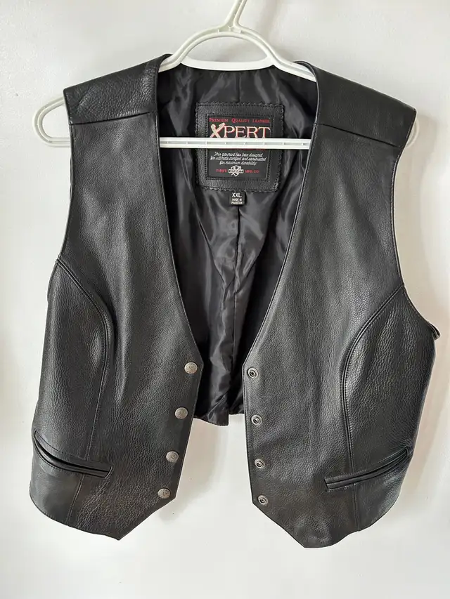 Leather Motorcyle Vest-Women’s XXL in Other in Gatineau - Image 2