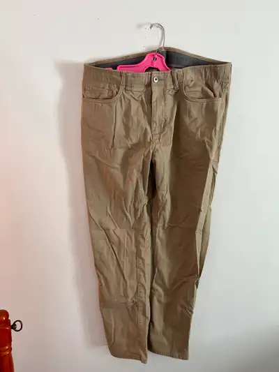 Men’s khaki pants, View more