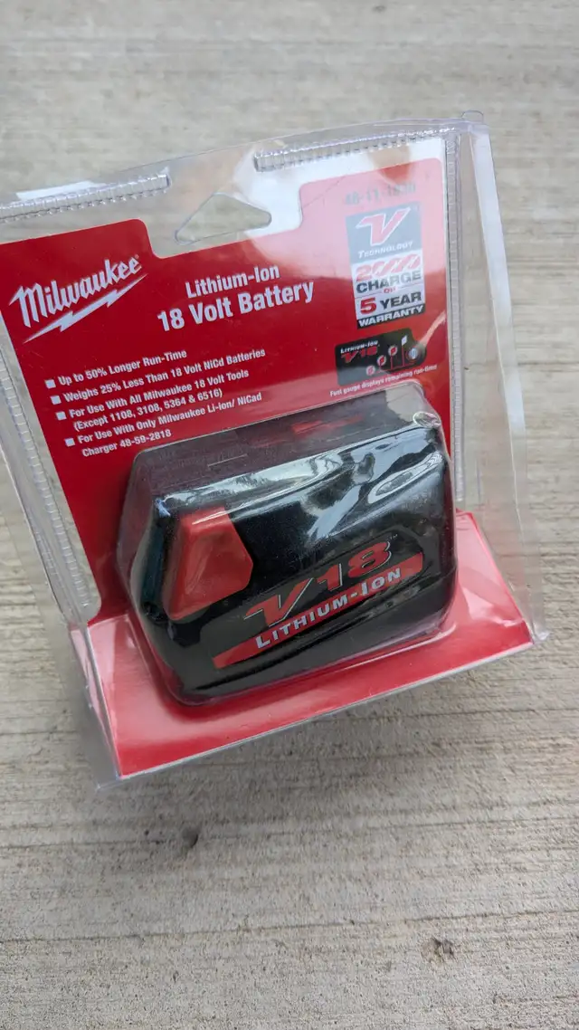 Milwaukee V18 Battery NIB in Power Tools in Markham / York Region - Image 2