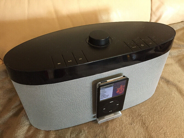 Gear4 AirZone Series 1 AirPlay speaker / iPod Docking Station in iPods & MP3s in City of Toronto