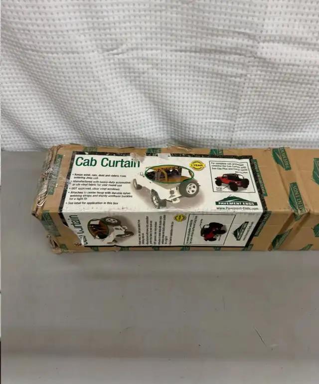 Jeep Pavement Ends Cab Curtain Black in Other in Hamilton - Image 6