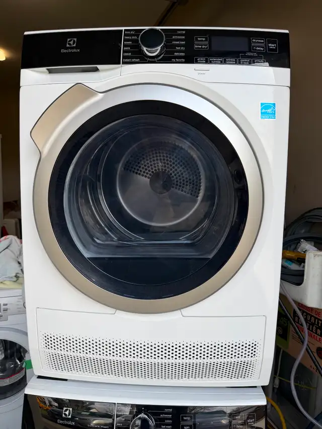 Electrolux washer ventless dryer set in Washers & Dryers in City of Toronto - Image 4