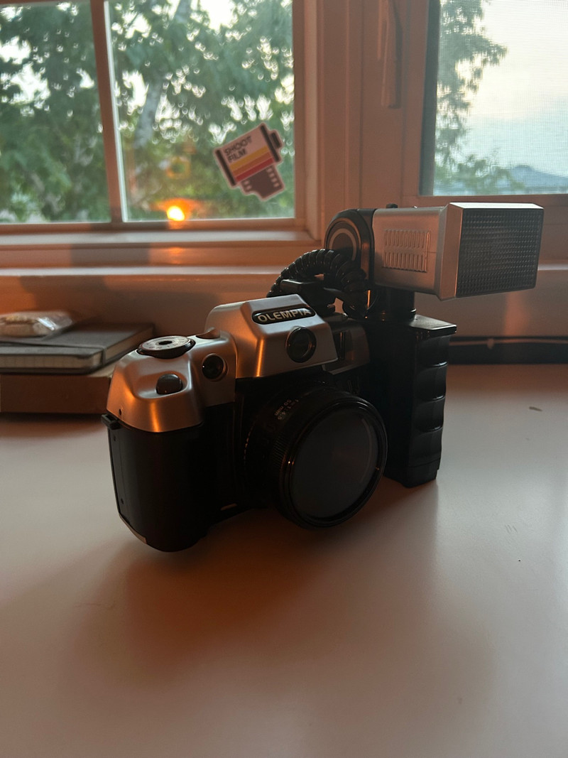 Vintage 1980’s 35mm film camera Cameras & Camcorders Mississauga