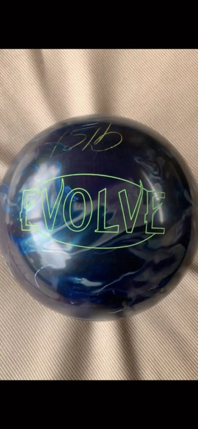 Bowling ball Undrilled 15lbs in Other in Hamilton - Image 2