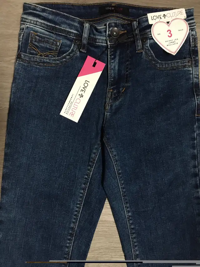 Skinny jeans in Women's - Bottoms in City of Montréal - Image 7