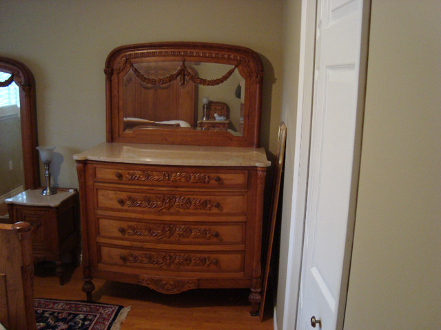5 Piece Antique Bedroom Set in Dressers & Wardrobes in Hamilton - Image 4
