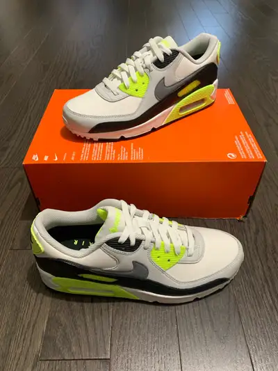 Nike Air Max 90 Goretex “Summit White Volt Cool Grey”, View more