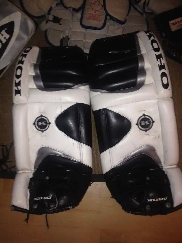equipement gardien but hockey balle cosom gant jambière plastron in Other in Laval / North Shore - Image 2