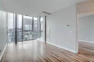 1 bedroom, 1 den condo on Eglinton and Hurontario (near Square One) with parking. Unit includes ensu...