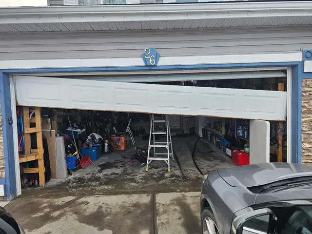 SAME DAY Garage Door Repair - LOWEST PRICE GUARANTEE! in Garage Door in Calgary - Image 5