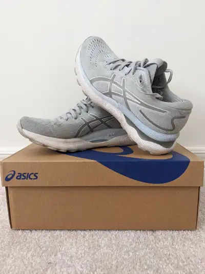 Asics Gel-Nimbus 24 Running Shoes - Women's Size 6.5 Wide, View more