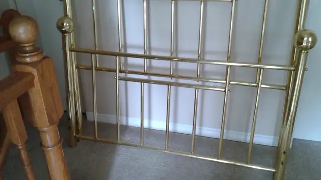 Gorgeous brass bed! in Beds & Mattresses in Oakville / Halton Region - Image 4