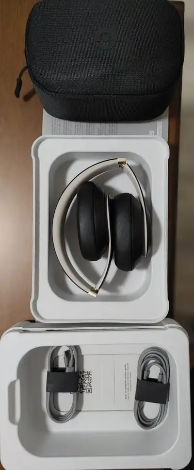 Beats Studio Pro Black and Gold, View more