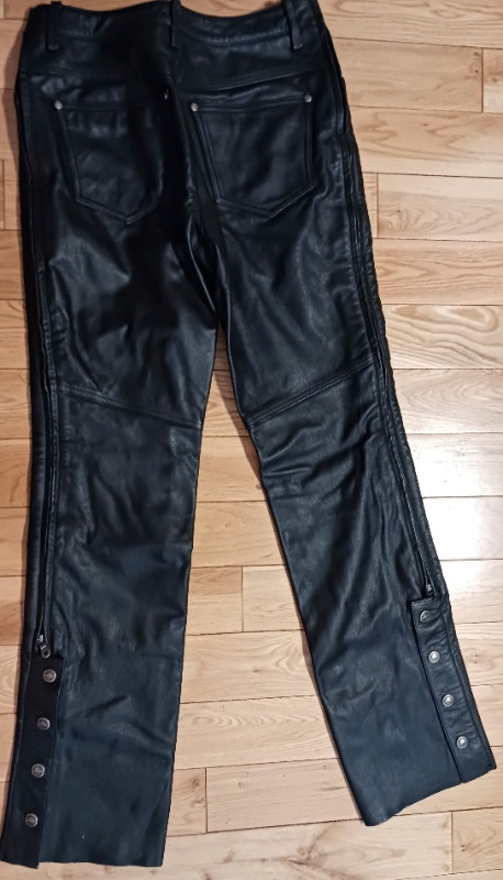 Women's HD Leather Biking Pants - For Sale in Women's - Tops & Outerwear in Campbell River - Image 2
