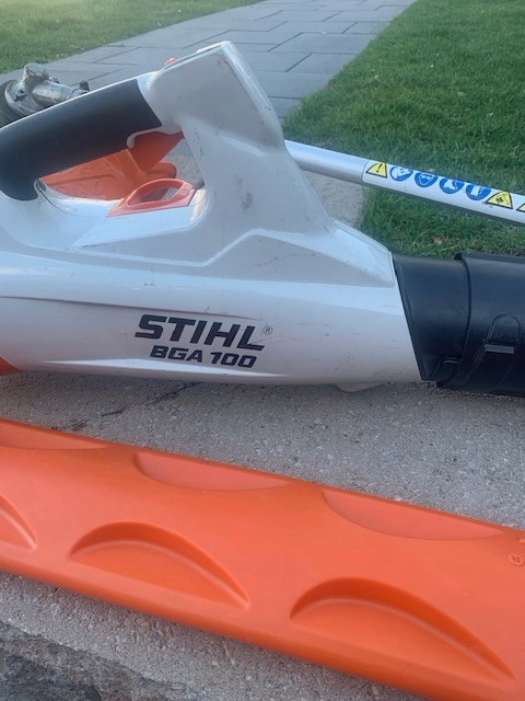 STIHL BATTERY LANDSCAPING PACKAGE in Lawnmowers & Leaf Blowers in Belleville - Image 4