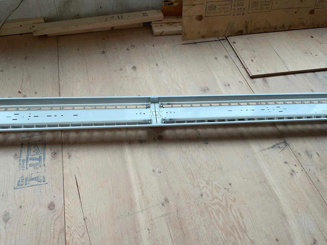 Tube light/Light fixtures , 8 feet to multiple lengths in Electrical in Mississauga / Peel Region - Image 4