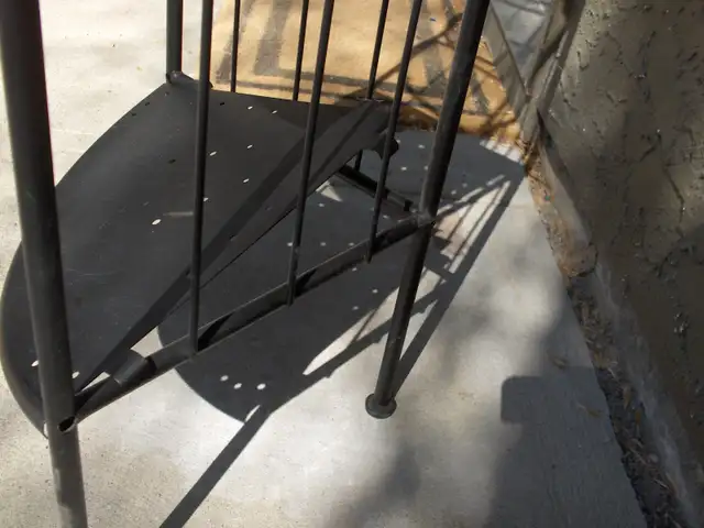 Metal and Glass Shelves Corner Plant Stand63235040627585123