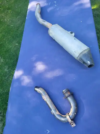 Up for sale is a stock OEM exhaust for the Yamaha YZ450 in 2003-2005 era. Good condition Can assist...