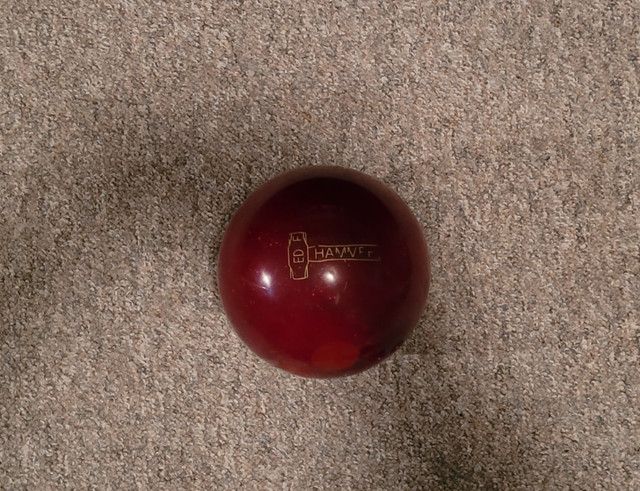 BOWLING BALLS in Other in Hamilton - Image 4