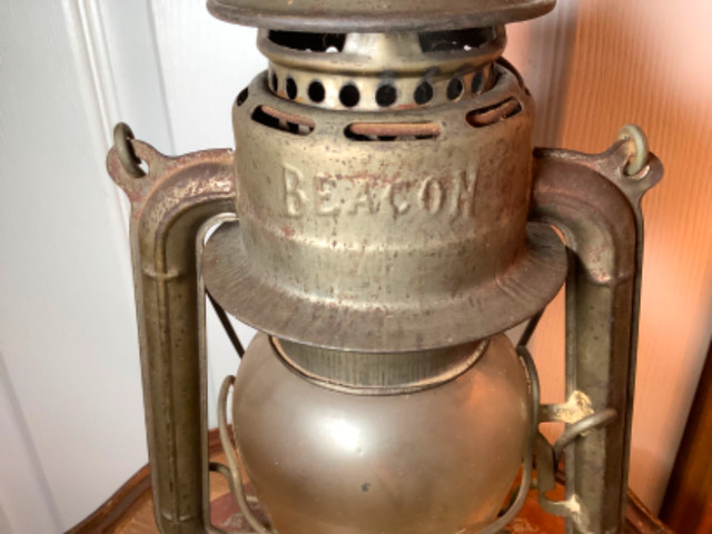 #2 Antique/Vintage Beacon GSW Guaranteed Wind Proof Lantern  in Arts & Collectibles in Belleville - Image 2