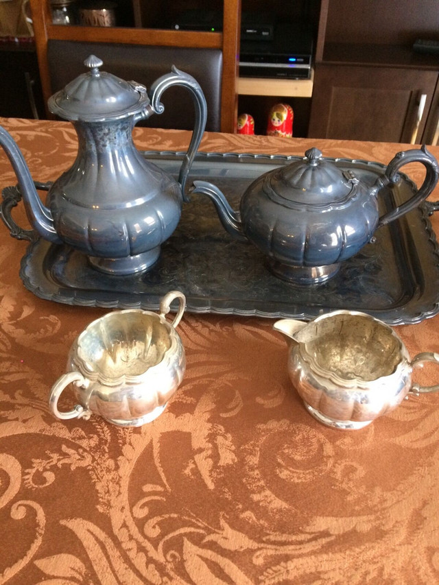 Silver plate coffee& tea service set in Arts & Collectibles in Winnipeg - Image 2