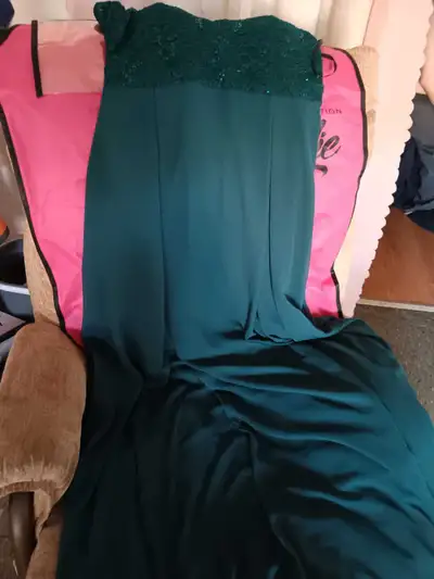 Robe de soirée, View more