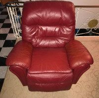 RED sofa chair / fauteuil inclinable ROUGE “captain’s chair”