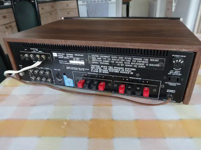 Toshiba SA-300 AM/FM Vintage(1974) Stereo Receiver for sale in Stereo Systems & Home Theatre in Markham / York Region - Image 8