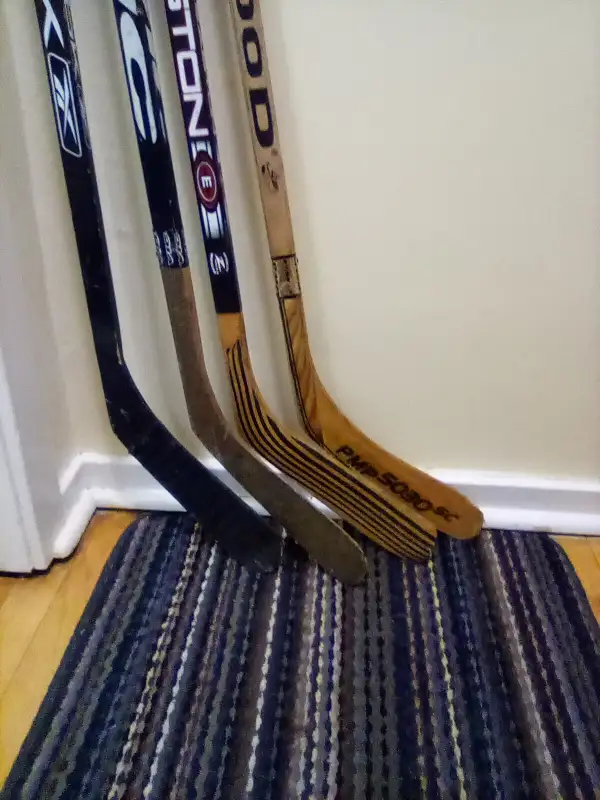 Senior Left Handed Hockey Stick Lot in Hockey in Kawartha Lakes - Image 4