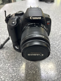 Canon T4I 18mp DSLR 2 Bat 18-55 Lens & battery grip Oshawa / Durham Region Toronto (GTA) Preview