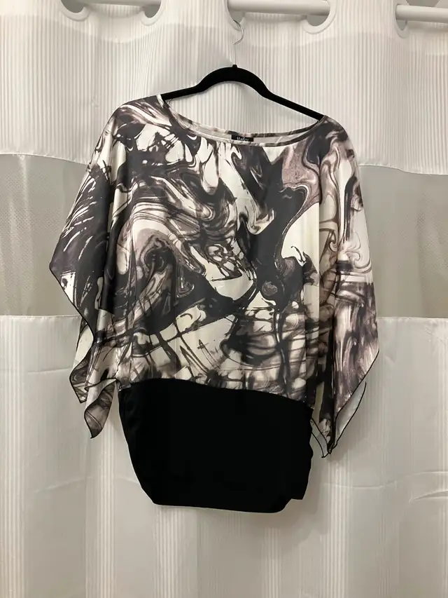 40 Ladies XL Tops - St. Albert62854391790851123
