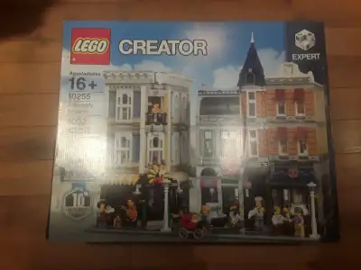 Set complet avec toutes les pièces extras. Le tout avec la boite d'origine et les instructions. Les...