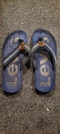 MENS Levi's blue summer sandals  flip flops light usage