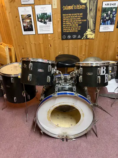 Pearl Drum Kit - Made In Japan, View more