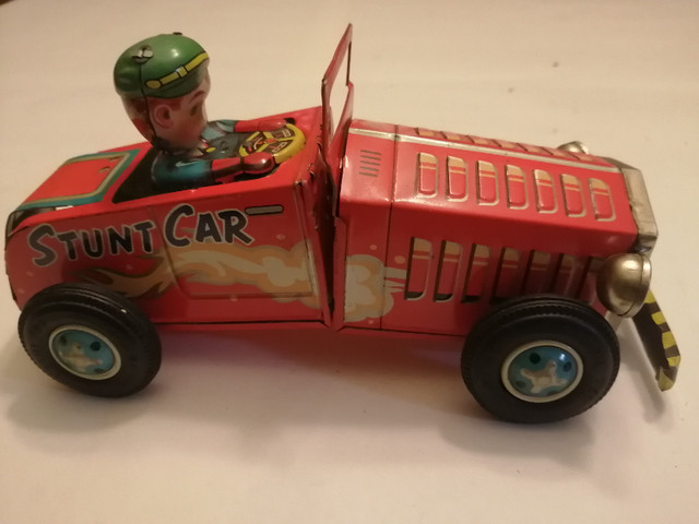 Vintage Japanese Tin Toy Stunt Car by the ATC Company in Arts & Collectibles in Sarnia - Image 4