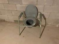  Commode adjustable