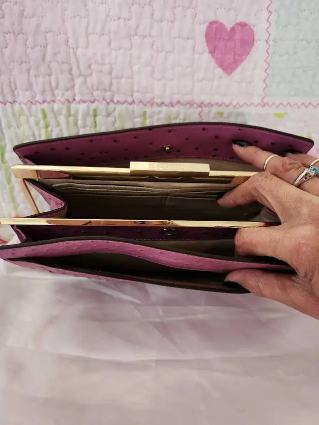 COACH Purse in Women's - Bags & Wallets in Barrie - Image 4