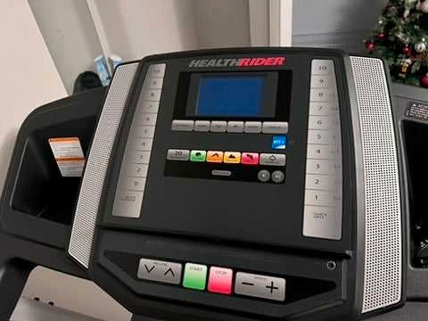 Healthrider H70T Folding Treadmill  in Exercise Equipment in Brantford - Image 2